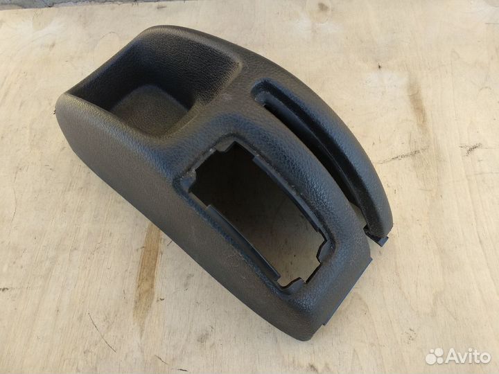 Панель ручника Пежо 206