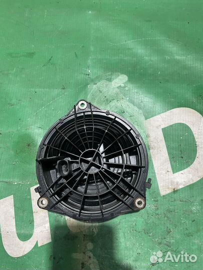 Кнопка крышки багажника Volkswagen Golf 6