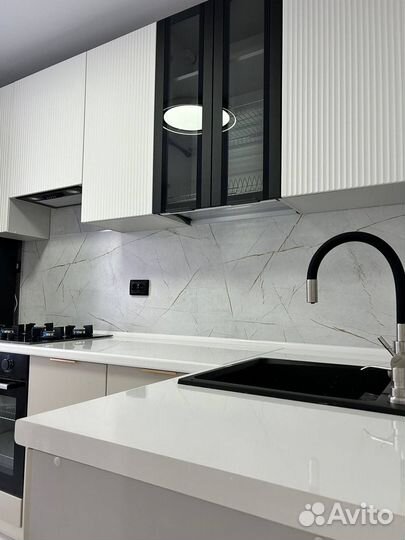 Стильный кухонный гарнитур