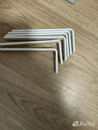 Потолочные карнизы с уголками