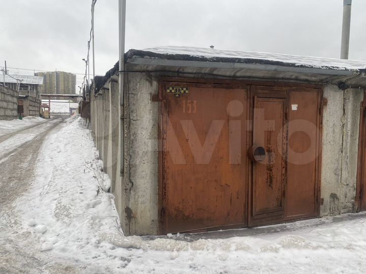 Гараж, > 30 м²