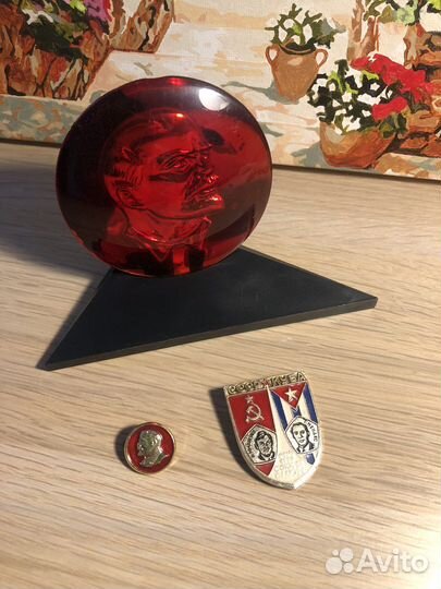 Портрет Ленина, значки