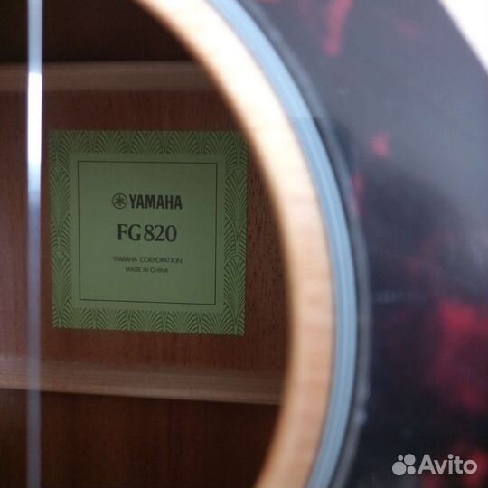 Акустическая гитара yamaha