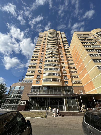 2-к. квартира, 77 м², 6/22 эт.