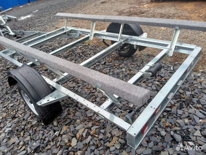 Прицеп для лодки до 5.5 метров