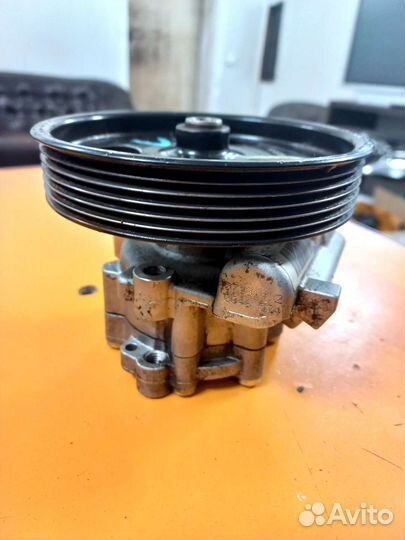 Насос гура Renault Daster 1.6