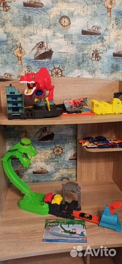 Hot wheels динозавр тирекс