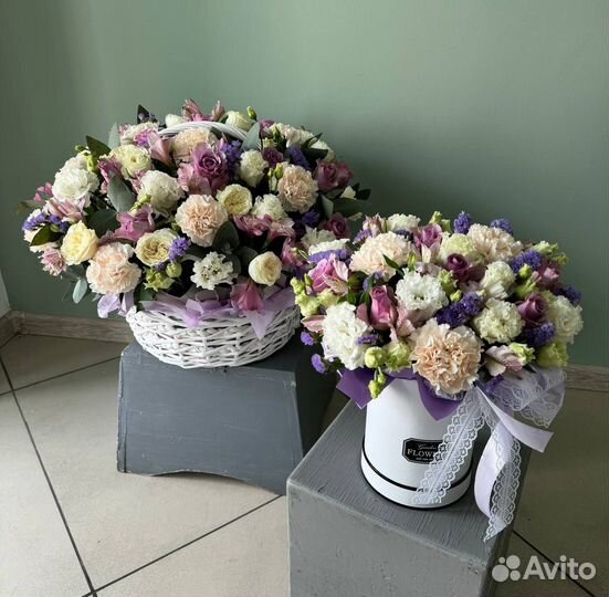 Композиции цветочные в корзинах и коробках