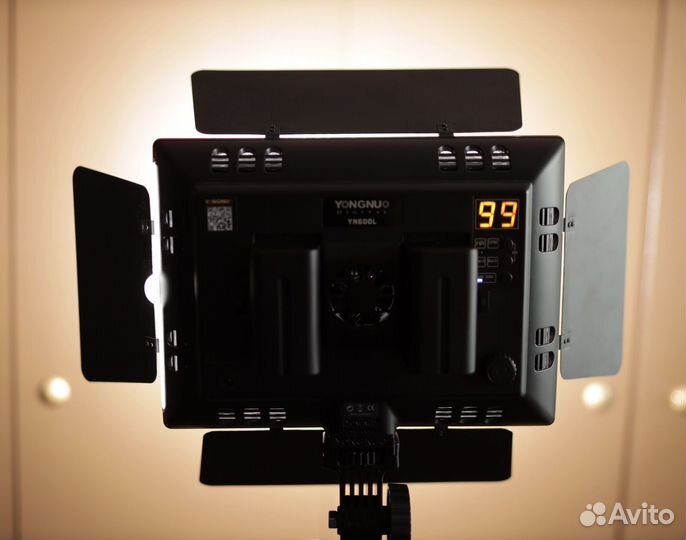 Видеосвет yongnuo 600L
