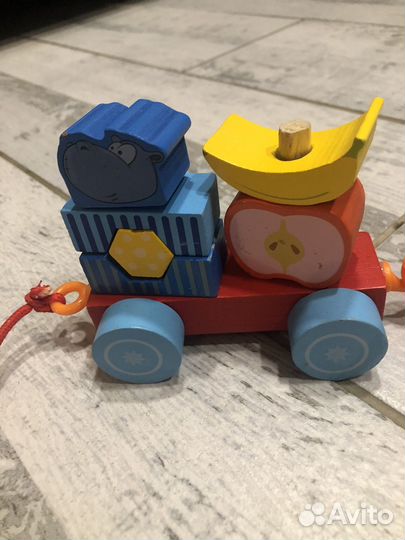 Паровозик деревянный