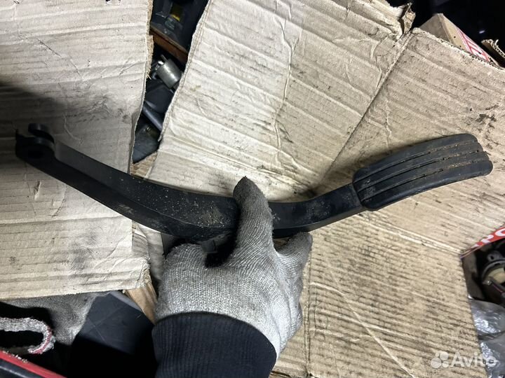 Педаль газа 11218213