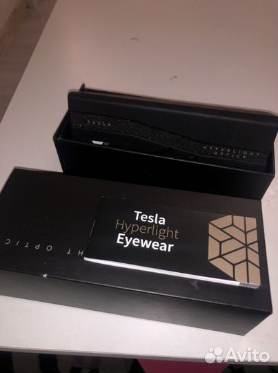 Очки Tesla