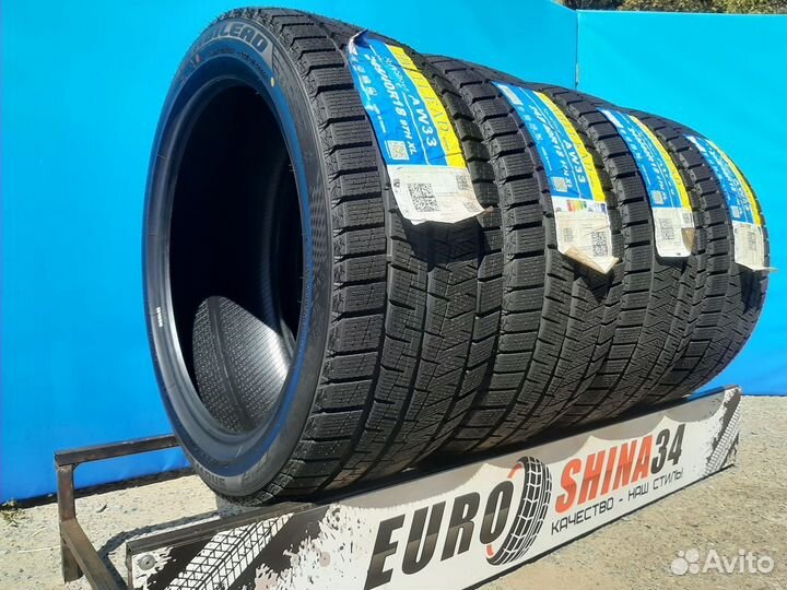 Habilead SnowShoes AW33 245/40 R18 97H