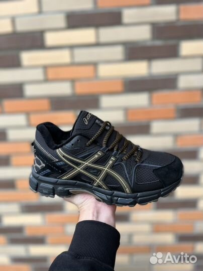 Зимние кроссовки asics