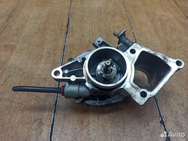 Вакуумный насос тормозной системы Ford Mondeo N7BA