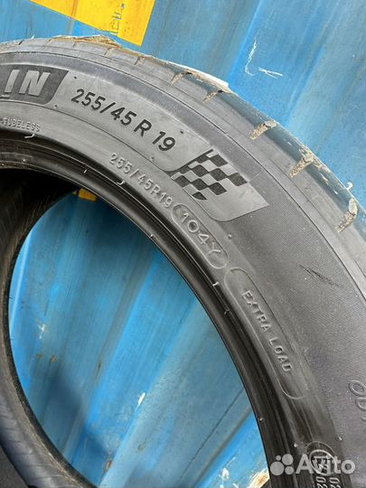 Michelin Pilot Sport 4 255/45 R19 104Y