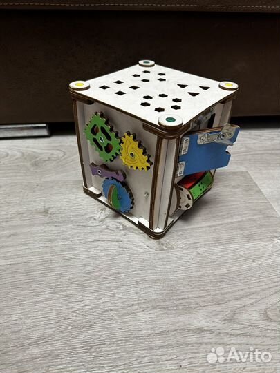 Развивающие игрушки бизиборд