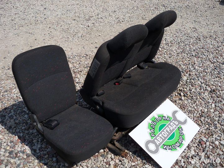 Сидение поворотное второй ряд Hyundai Starex 2003г