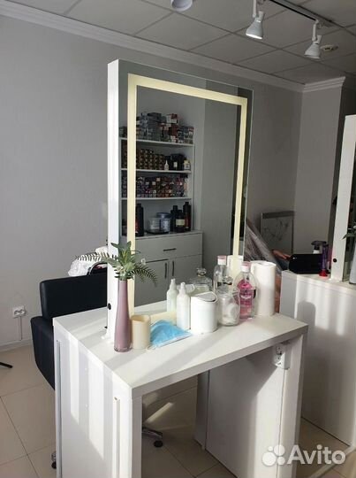 Зеркало на заказ с подсветкой