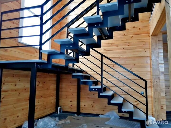 Г-образная лестница с поворотом