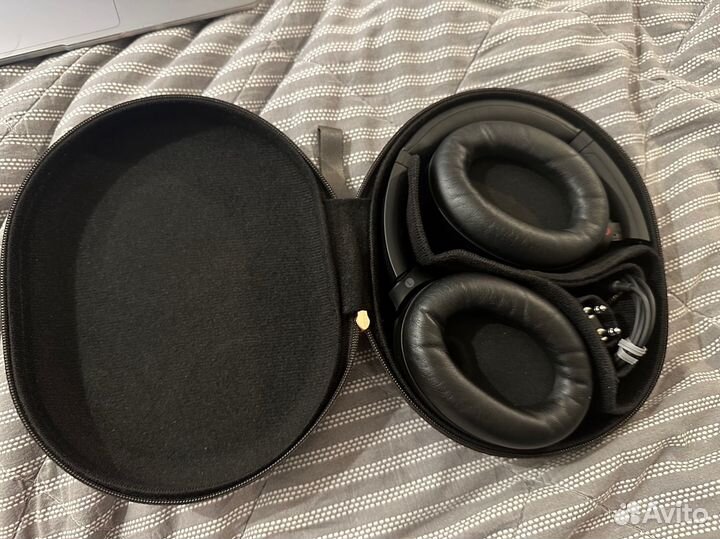 Наушники Sony WH-1000XM4 Black