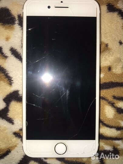 Телефон iPhone 7