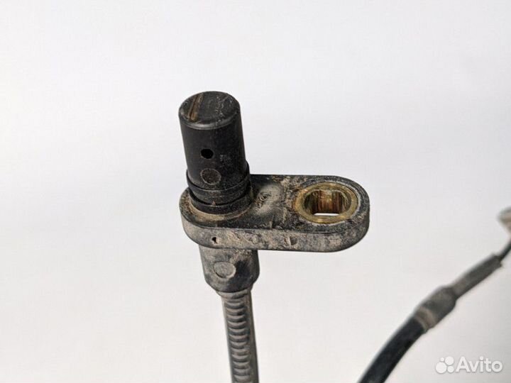 Датчик ABS задний левый Nissan Serena C26 MR20