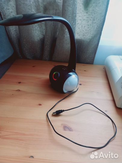 Лампа настольная