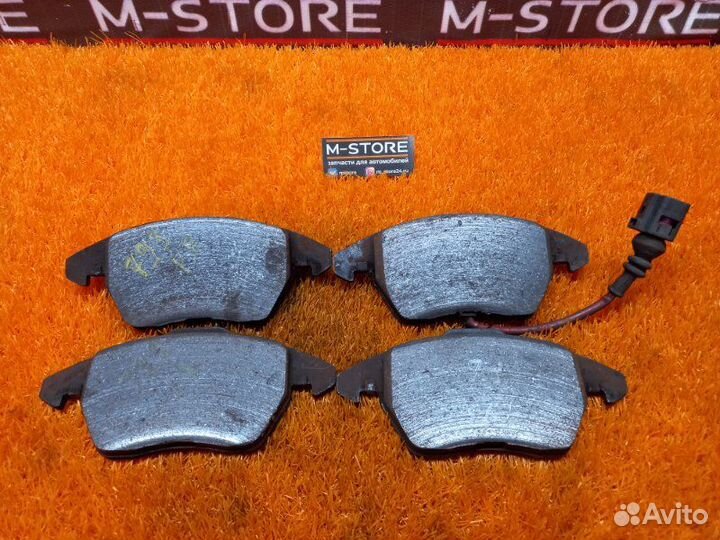 Колодки тормозные передние Audi A3 8P caxc 2009