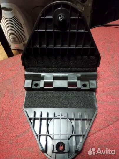 Кронштейн аварийного знака Audi