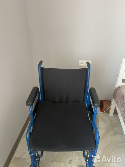 Продам инвалидную коляску