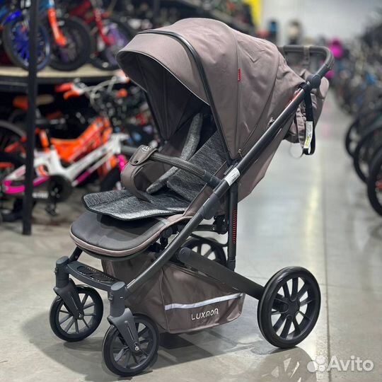 Прогулочная коляска новая