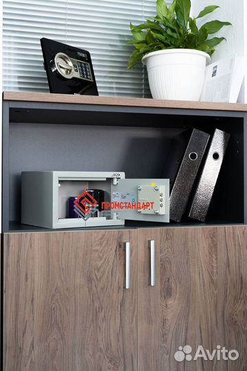 Сейф металлический