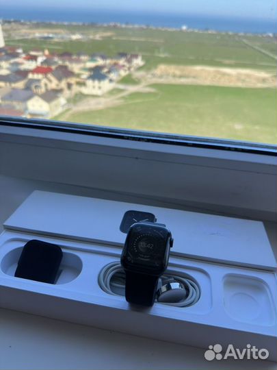 Часы Apple Watch Series 5 44 mm space gray