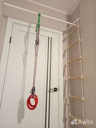 Турник настенный детский