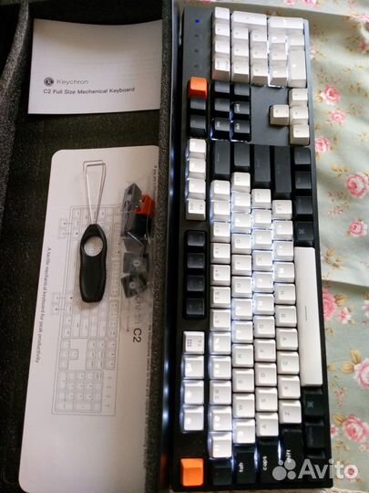 Механическая клавиатура с PBT. клавишами