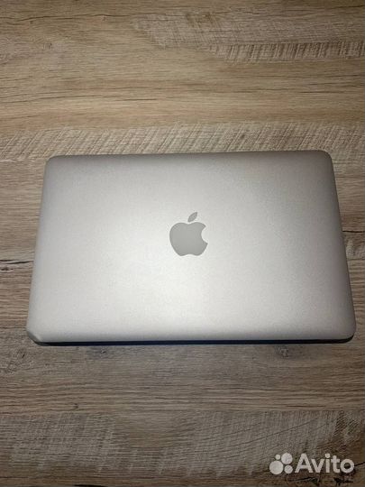Apple Macbook air A1370 2011
