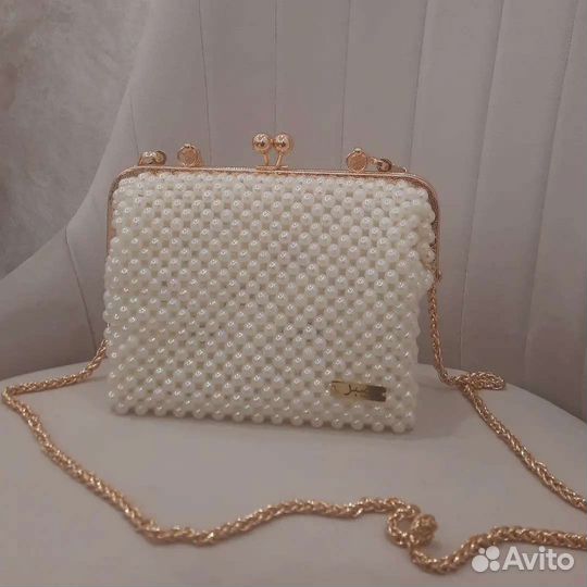 Сумочка из жемчуга с фермуаром