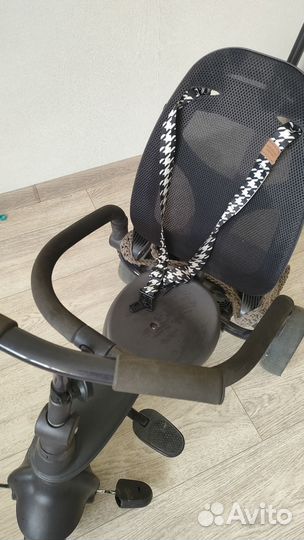 Трехколесный велосипед с ручкой