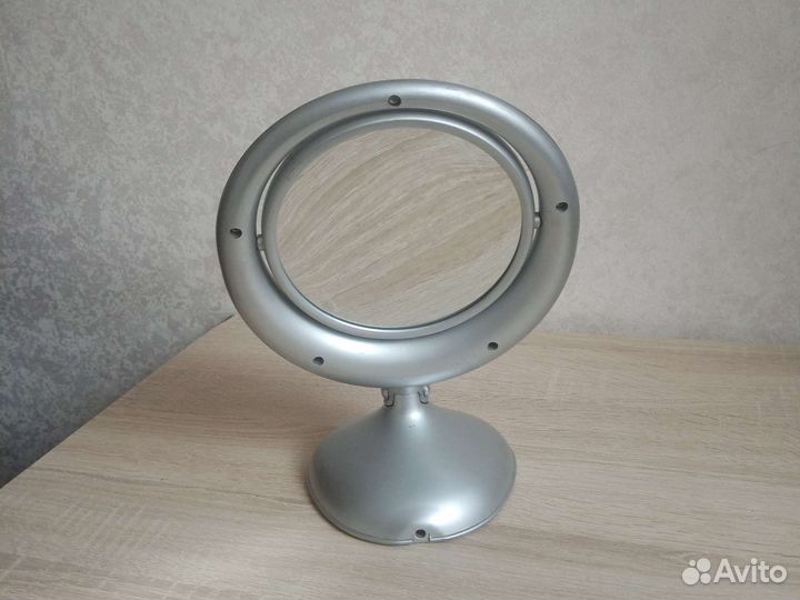 Зеркало для макияжа с подсветкой