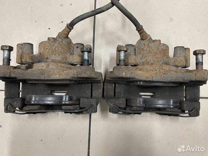 Суппорт тормозной передний Scenic 3 410016711R