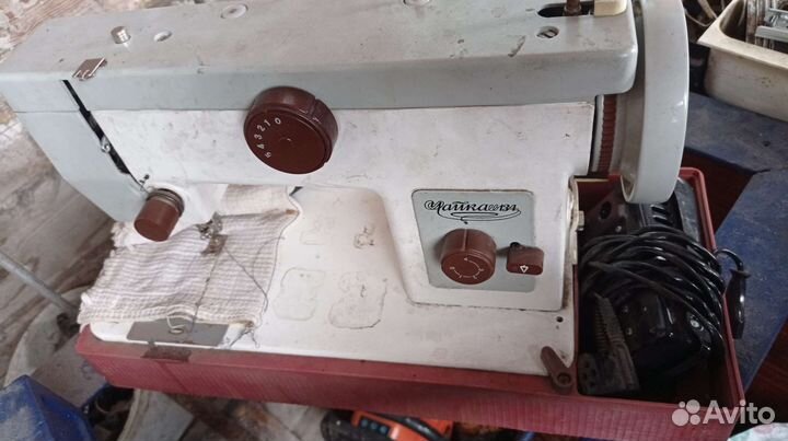 Швейная машинка чайка 134