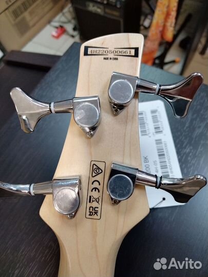 Бас гитара ibanez