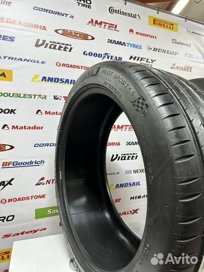 Michelin Pilot Sport 4 S 285/40 R23 и 325/35 R23 115Y