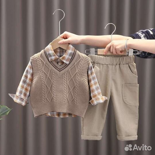 Костюм для мальчиков тройка