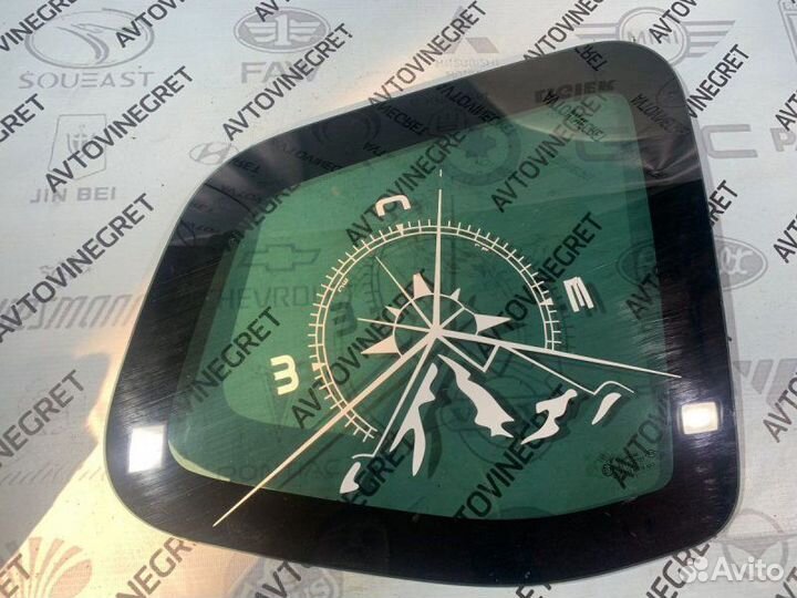 Стекло кузова правое Renault Duster 1 F4R 2.0