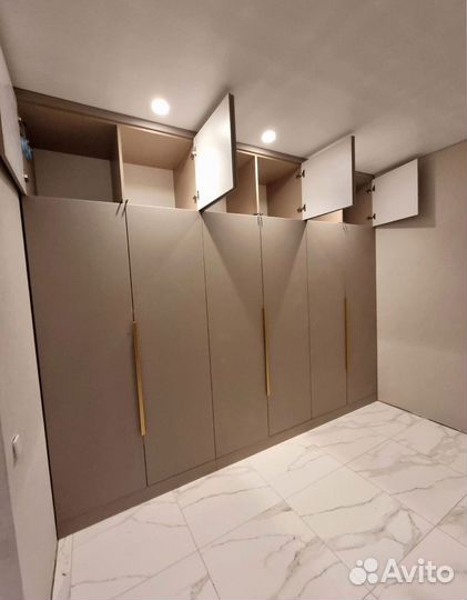 Шкаф распашной створчатый