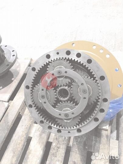 Редуктор поворота Hyundai R320LC-9 31Q9-19140