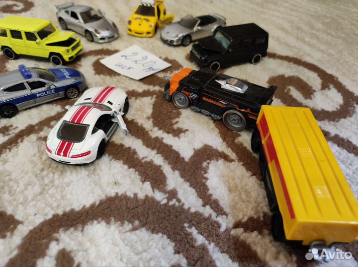 Коллекционные машинки 1 43