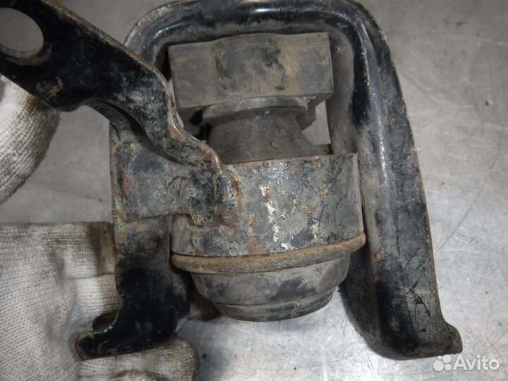 Опора двигателя правая Toyota Corolla 120 4ZZ 2006